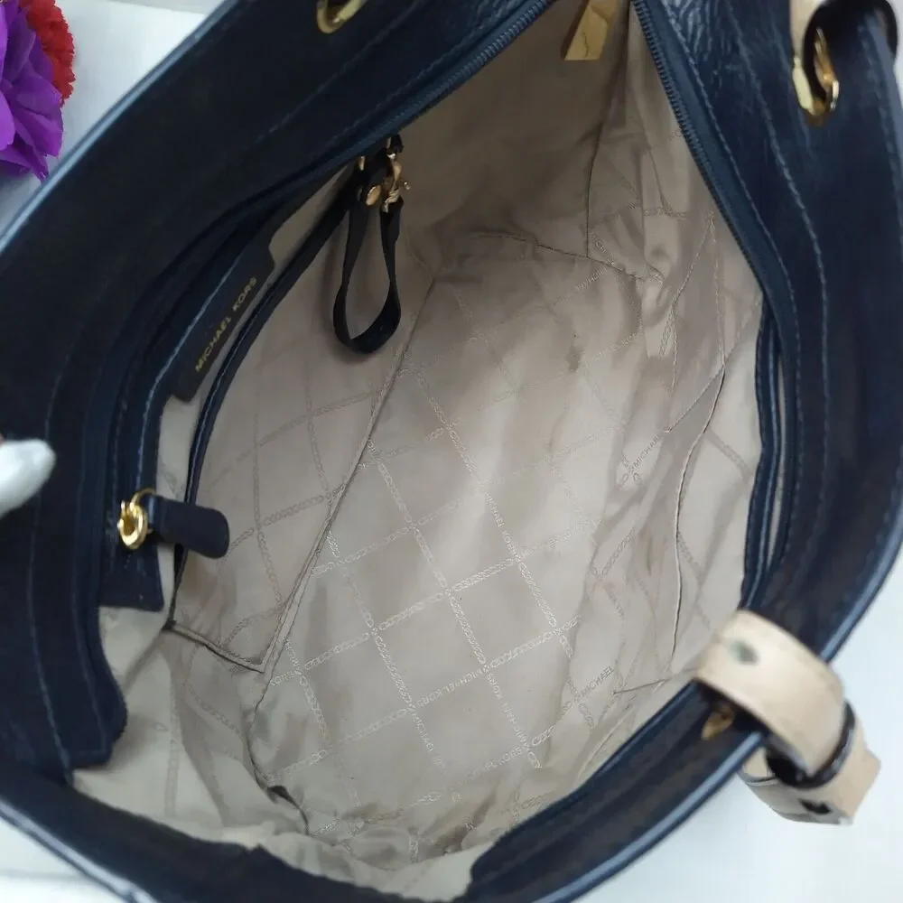 Michael Kors Bedford Midnight Blue Pebbled Leather Pocket Tote Bag - Picture 12 of 16